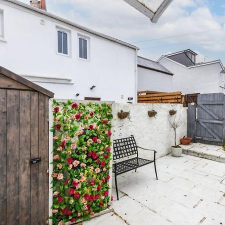 Cosy Flat In Burgess Hill, Sussexアパートメント エクステリア 写真